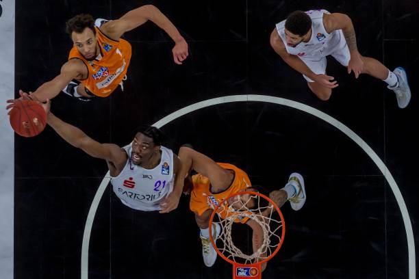 在世界足坛 在世界足坛